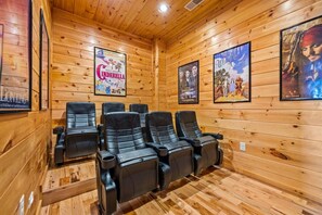 Spa - Can`t Bear to Leave: Stunning MTN Views! Hot Tub + Firepit + Theater (Sevierville)