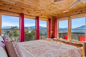 2 chambres, bureau, accès au Wi-Fi (inclus), literie fournie