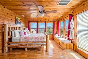 2 bedrooms, desk, free WiFi, bed sheets