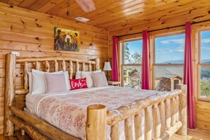 2 bedrooms, desk, free WiFi, bed sheets - Stunning MTN Views! Hot Tub + Firepit + Theater (Sevierville)