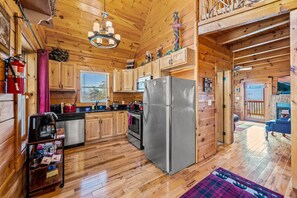 Fridge, microwave, oven, stovetop - Can`t Bear to Leave: Stunning MTN Views! Hot Tub + Firepit + Theater (Sevierville)