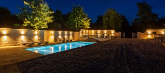 Eastwood Observatory: 12 beds, pool + tennis court