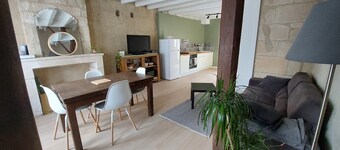 Maison Avec Jardin Entièrement Rénovée au Calme
