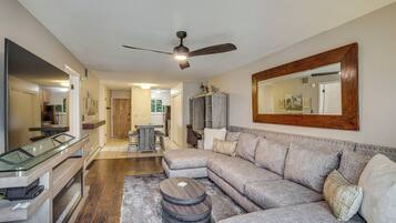 ์ํํธ (2 Bedrooms) | ๋ด๋ถ