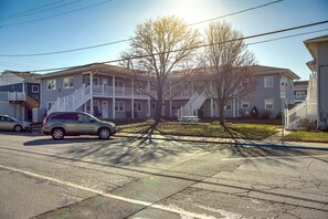 Apartment (2 Bedrooms) | Interior - Walk to Beach & Boardwalk! Coastal Ocean City Stay (Ocean City)