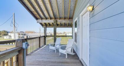 Walk to Shore: Crystal Beach Home w/ Deck!