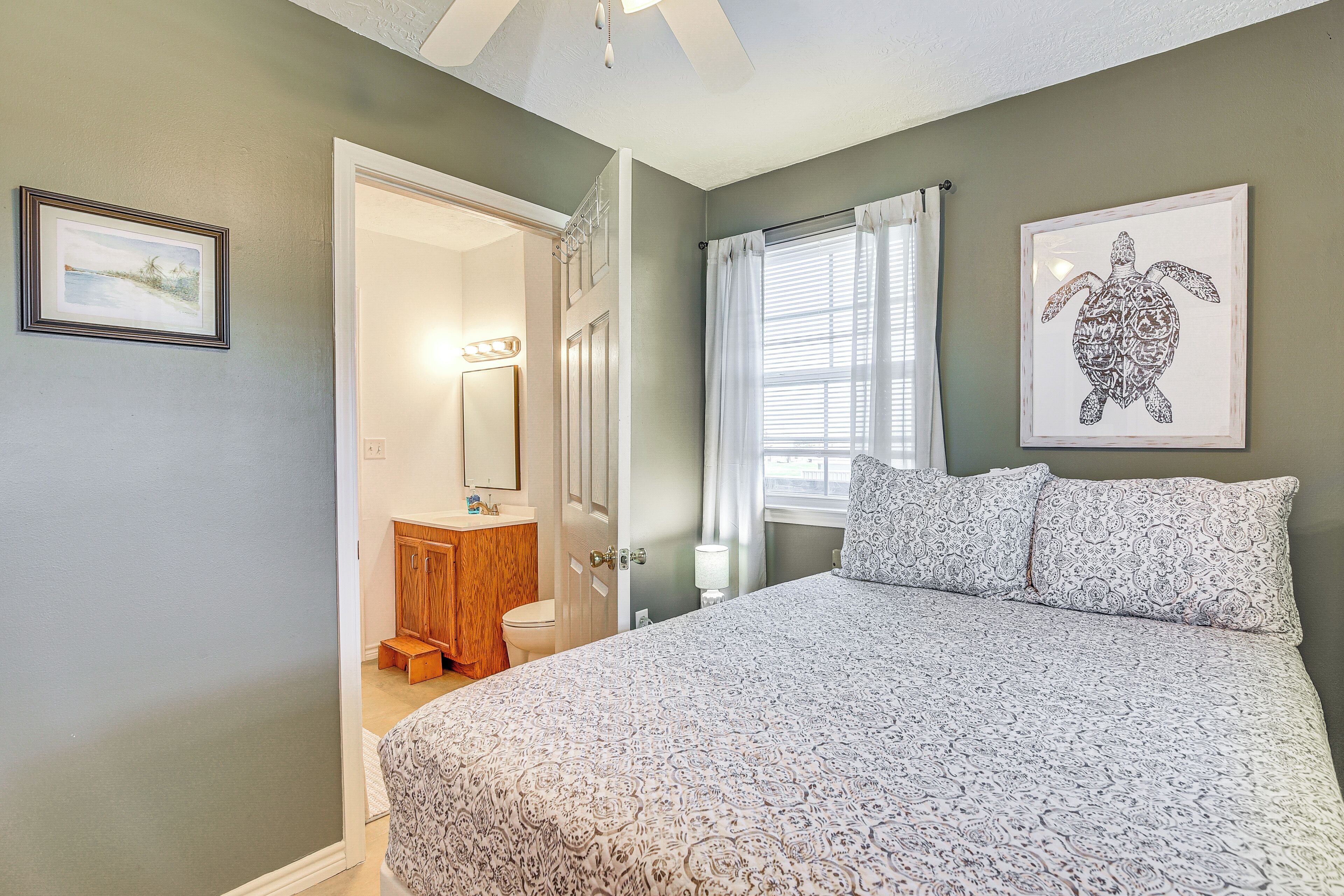 House (2 Bedrooms) | Interior