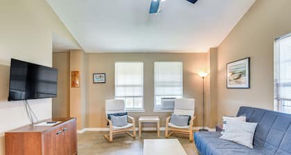 Walk to Shore: Crystal Beach Home w/ Deck!