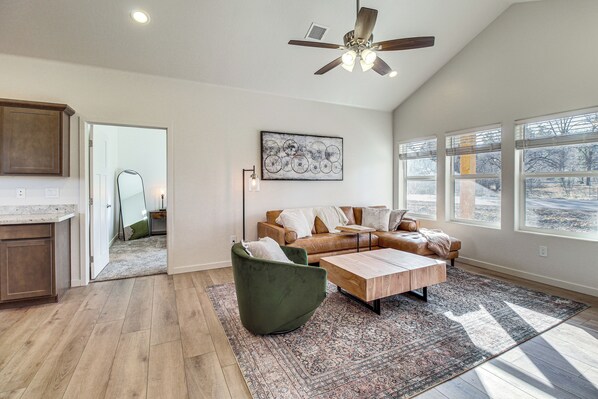 House (3 Bedrooms) | Interior