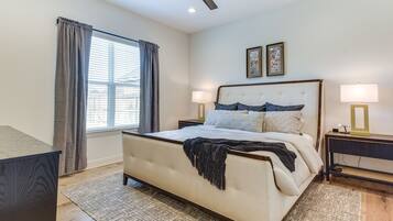 3 bedrooms, iron/ironing board, bed sheets