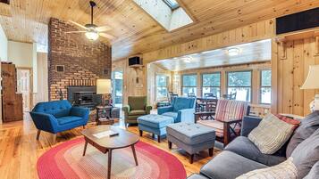 House (3 Bedrooms) | Front of property