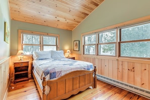 House (3 Bedrooms) | Interior - Waterfront North Hero Home w/ Screened Porch (North Hero)