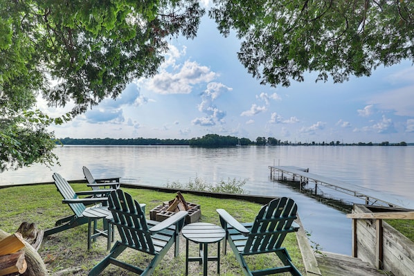 House (3 Bedrooms) | Interior - Waterfront North Hero Home w/ Screened Porch (North Hero)