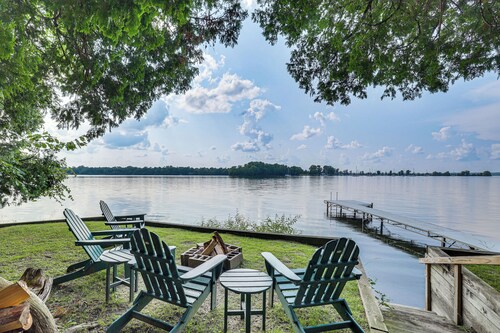 Waterfront North Hero Home w/ Screened Porch