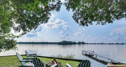 Waterfront North Hero Home w/ Screened Porch