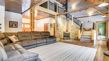 House (5 Bedrooms) | Interior