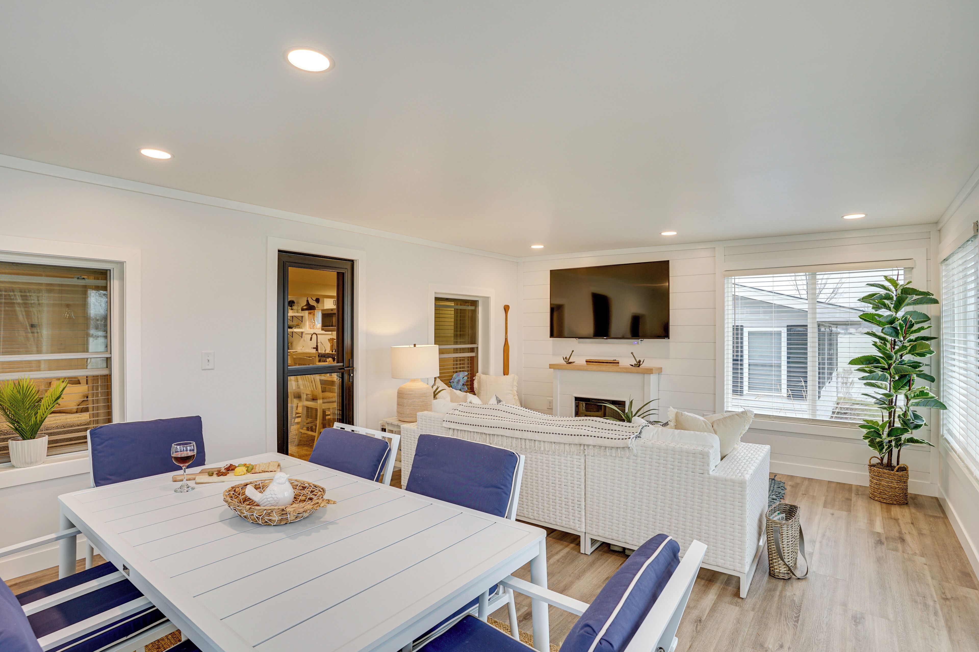 المنشأة من الداخل