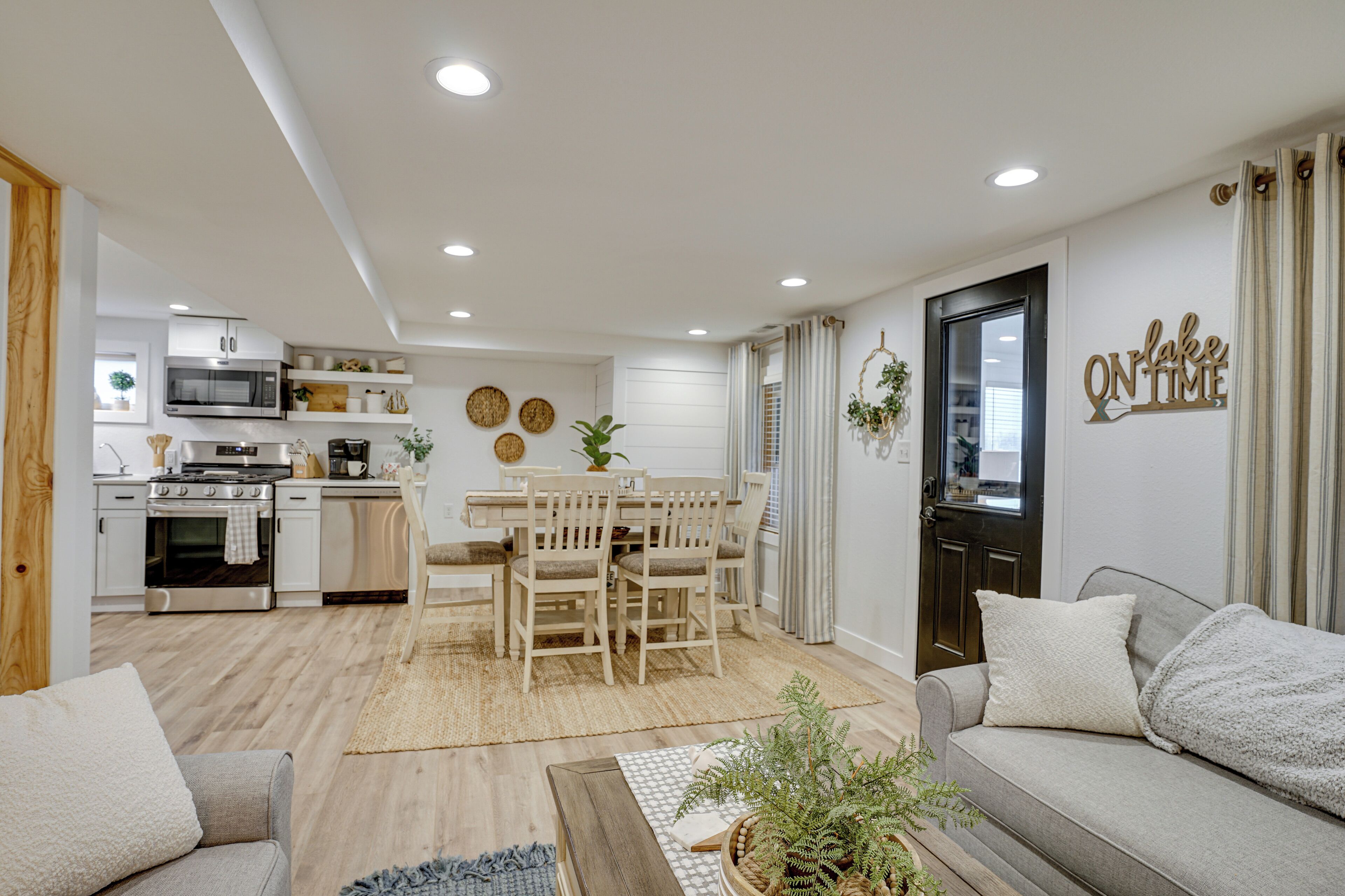 المنشأة من الداخل