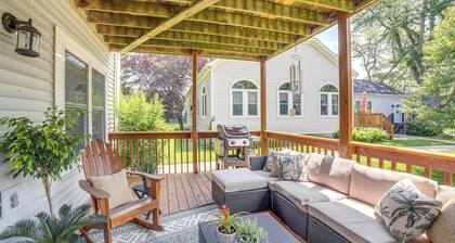 Walk to Lake Michigan - South Haven Condo!
