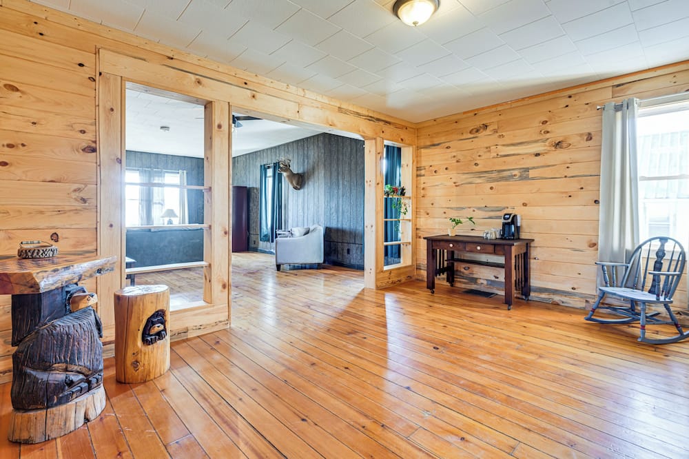 Lyndon Station Retreat ~ 9 Mi to Wisconsin Dells! - La Valle, WI