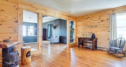 Lyndon Station Retreat ~ 9 Mi to Wisconsin Dells!