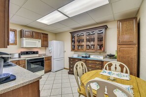 Apartment (1 Bedroom) | Bahagian dalam
