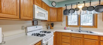 Lakefront Suring Home w/ Pool Table + Views!