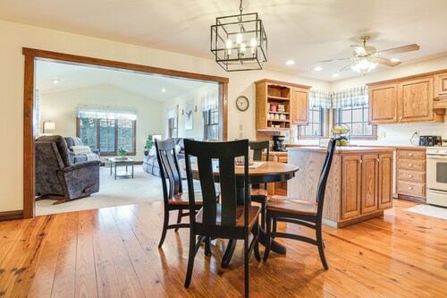 4 Mi to the Amish Village: Spacious Home w/ Deck!