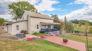 House (4 Bedrooms) | Front of property