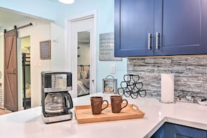 Interior - Galveston Group Getaway w/ Private Yard + Fire Pit (Galveston)