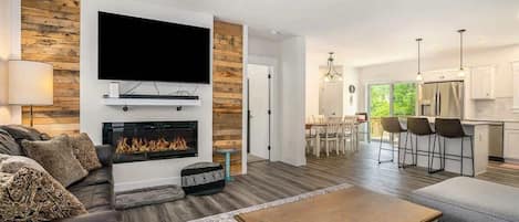 Smart TV, chimenea, reproductor de DVD