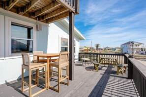 House, 3 Bedrooms | Tempat makan luar