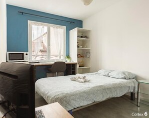 5 habitaciones, tabla de planchar con plancha y wifi gratis