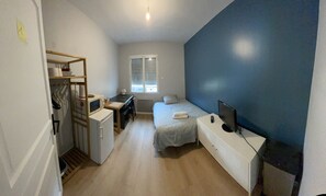 5 Schlafzimmer, Bügeleisen/Bügelbrett, kostenloses WLAN, Bettwäsche