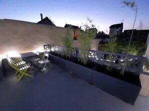 Outdoor dining - Maison Triplex Lumineuse et Centrale . Proche Transports et Stades JO 2024 (Colombes)