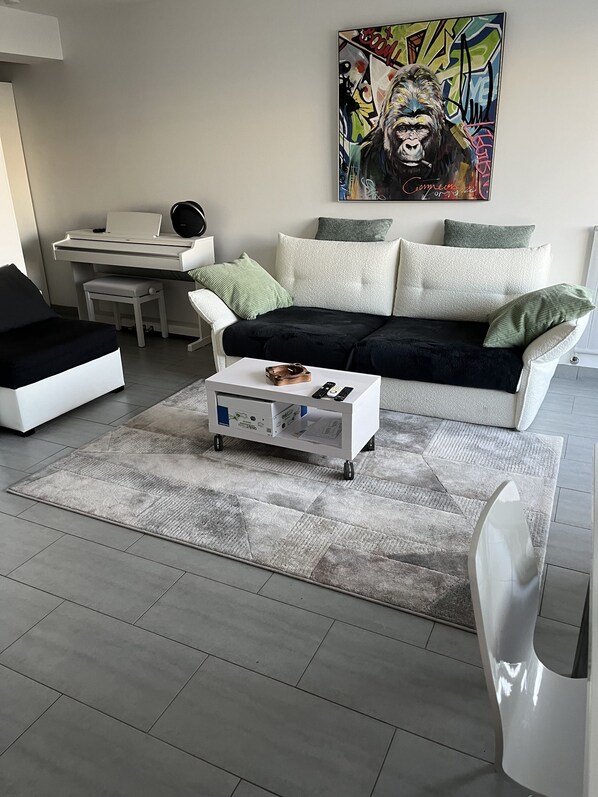 Smart TV, stereo - Pointe Croisette St James À1mn de Bijou Plage-très bel Appartement Terrasse 45m² (Cannes)