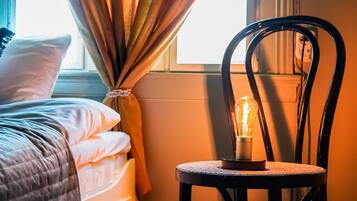 8 bedrooms, WiFi, bed sheets