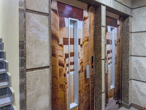 Elevator - Royal Crown Hotel Giza Pyramids View (Giza)