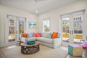 Smart TV, reproductor de DVD, libros y videoteca 