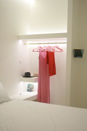 Bügeleisen/Bügelbrett, WLAN, Bettwäsche