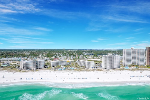 Pet Friendly, 1st Floor 2BR 2BA @ Dunes of Panama in the B Building!