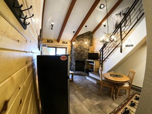Dining - Studio Loft  - Kitchenette, King bed ! (Durango)