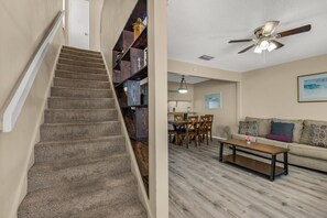 Smart TV - ⭐Gulf Front Complex with Community Pool-Santa Rosa Sound-2BR Sugar Beach D-13⭐ (Navarre Beach)