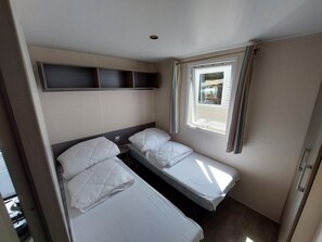 2 chambres, fer et planche à repasser, lit parapluie, Wi-Fi