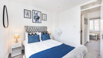 2 bedrooms, iron/ironing board, Internet, bed sheets