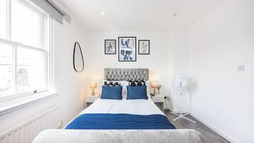 2 bedrooms, iron/ironing board, Internet, bed sheets