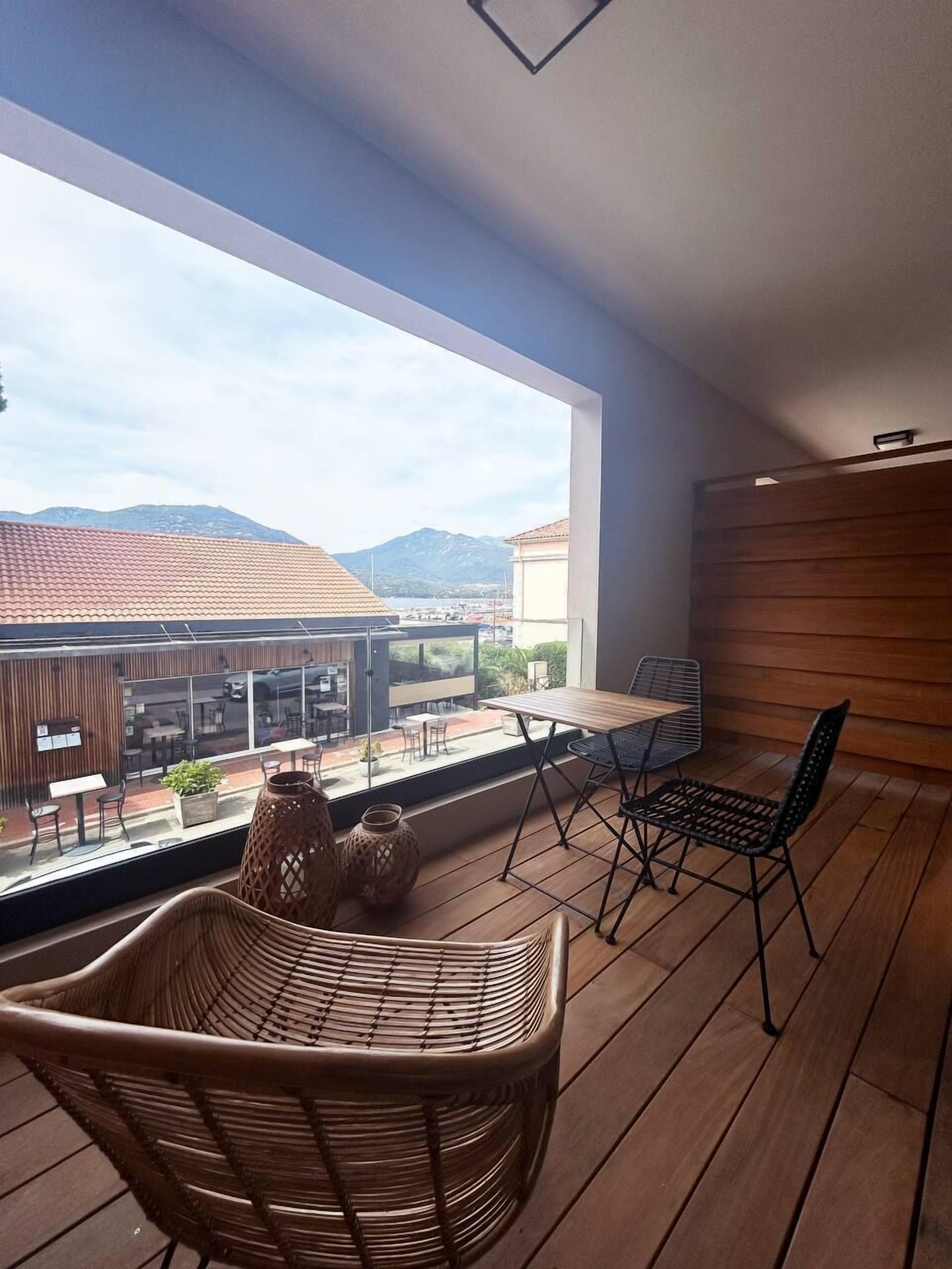 이그제큐티브룸, 퀸사이즈침대 1개 및 소파베드, 금연, 발코니 | 테라스/파티오