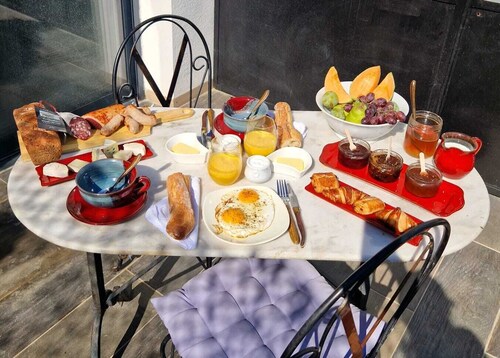 Chambre au cœur d'un village, gastronomie et soins bien-être au rendez-vous !