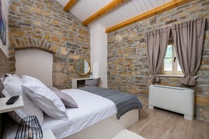 6 habitaciones, tabla de planchar con plancha, wifi y ropa de cama 