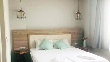 Deluxe Room, Garden View | Free WiFi, bed sheets